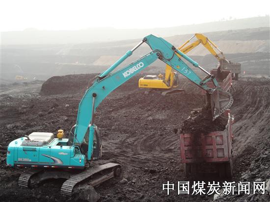 元宝山露天矿西露天选采 强化管理，精准提煤质新篇章